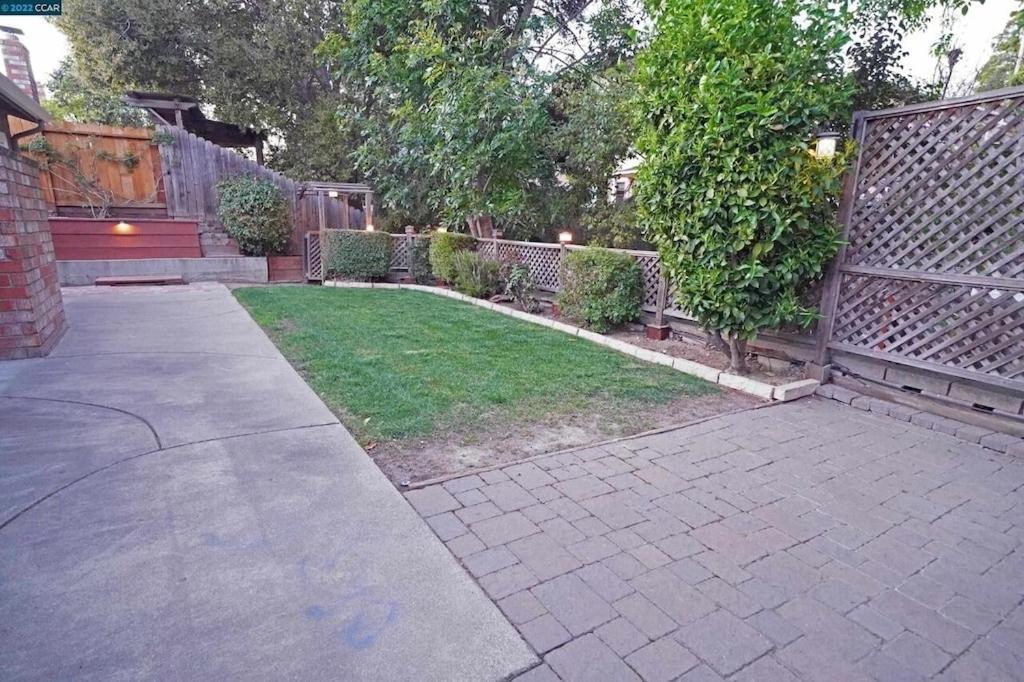 Pinon Stays Martinez Exterior photo